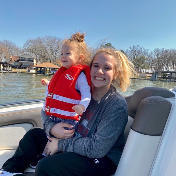 Meet your Posher, Kristen - Picture 2 of 4